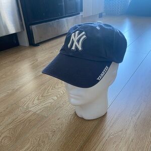 Womens vintage navy New York Yankees hat
